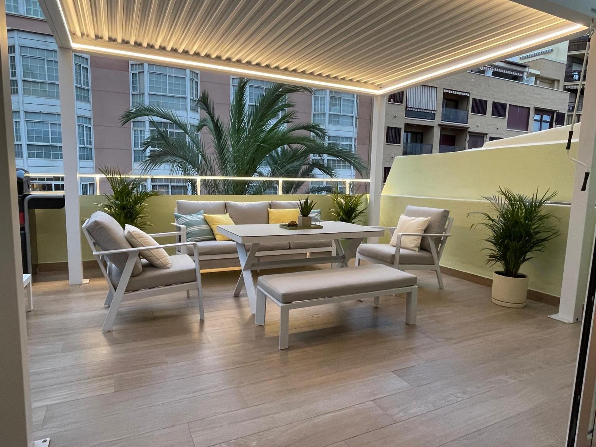 Gran Atico Con Terraza En El Centro De Аликанте Екстериор снимка