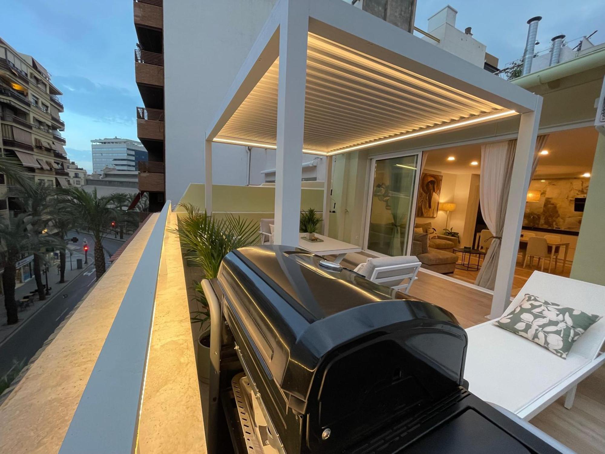 Gran Atico Con Terraza En El Centro De Аликанте Екстериор снимка