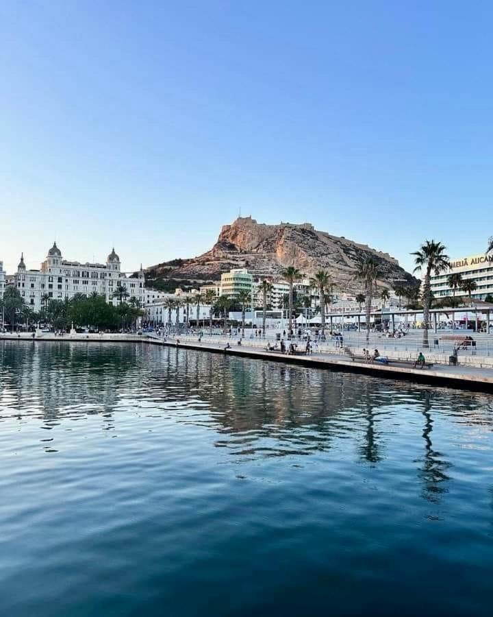 Gran Atico Con Terraza En El Centro De Аликанте Екстериор снимка